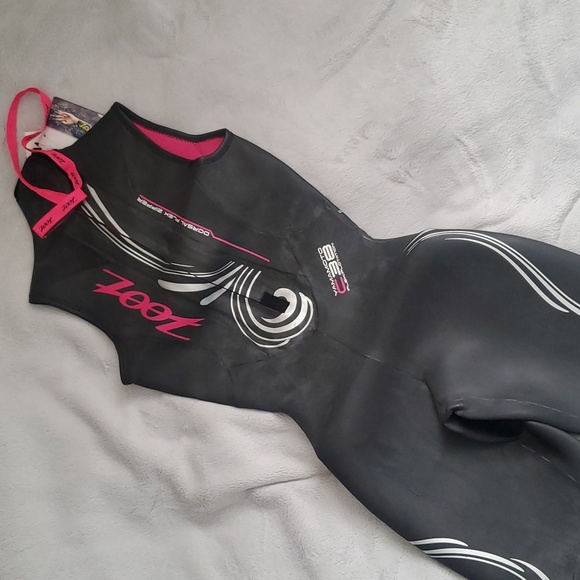 NEW Zoot Womans W Z Force 1.0 SL Triathlon Wetsuit Sleeveless Black/Beet… - Picture 3 of 16
